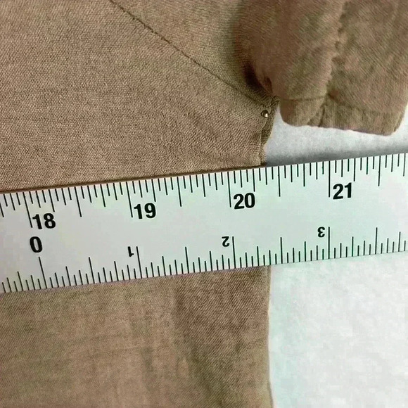 Les Amis Top Tan Women’s Size M Textured Polyester Blouse - Picture 6 of 7